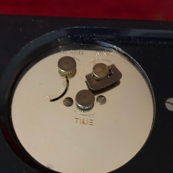 Vintage Leather Bound Travel Radio/Alarm Clock - Picture 9 of 12